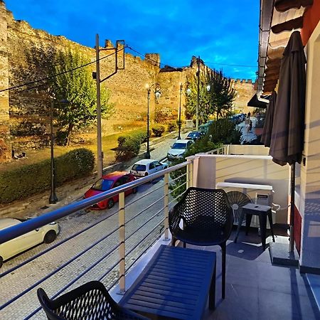 Beyond The Castle Apartment เทสซาโลนิกิ ภายนอก รูปภาพ