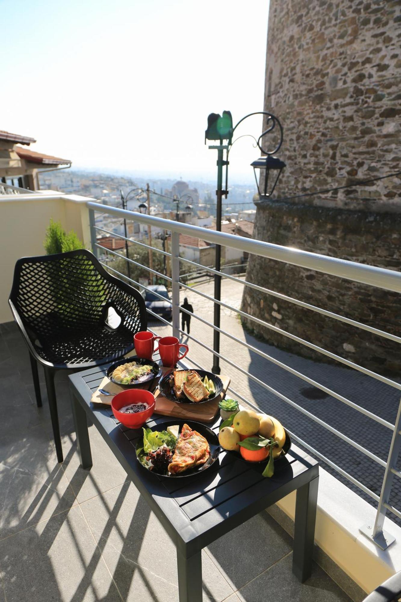 Beyond The Castle Apartment เทสซาโลนิกิ ภายนอก รูปภาพ
